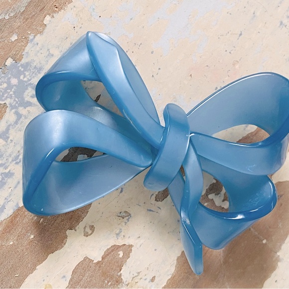 Vintage Iridescent Pale Blue Bow Brooch - Picture 5 of 7